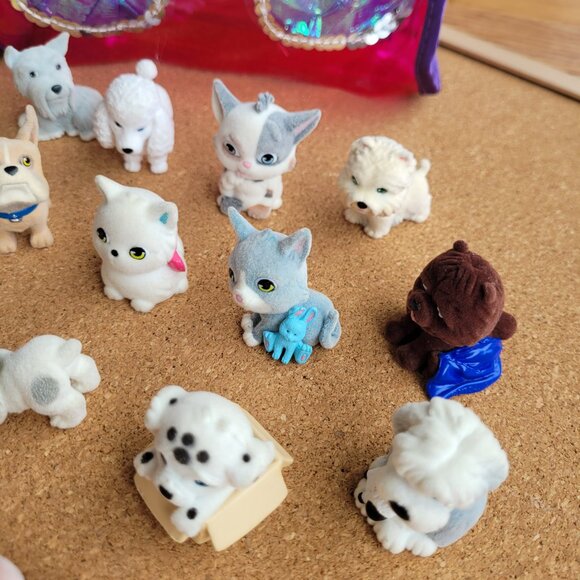 Puppy Kitty In My Pocket Flocked Dogs and Cats Soft Carrying Case Lot of 17 - Picture 7 of 12